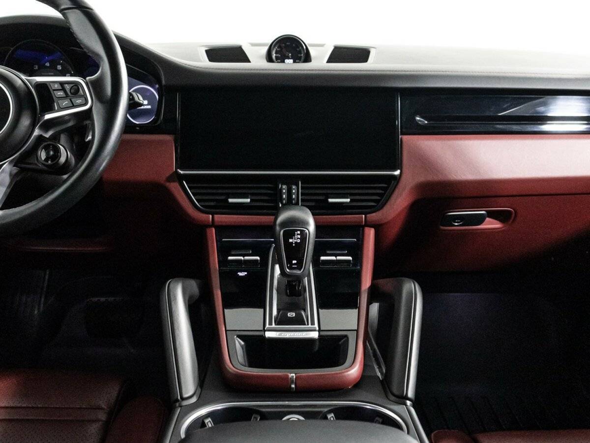 Porsche Cayenne 2018 года с пробегом. Фото: #11