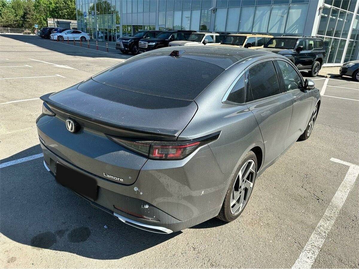 Changan Lamore 2023 года с пробегом. Фото: #2