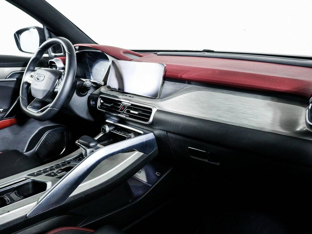 Geely Coolray 2023 года с пробегом. Фото: #5