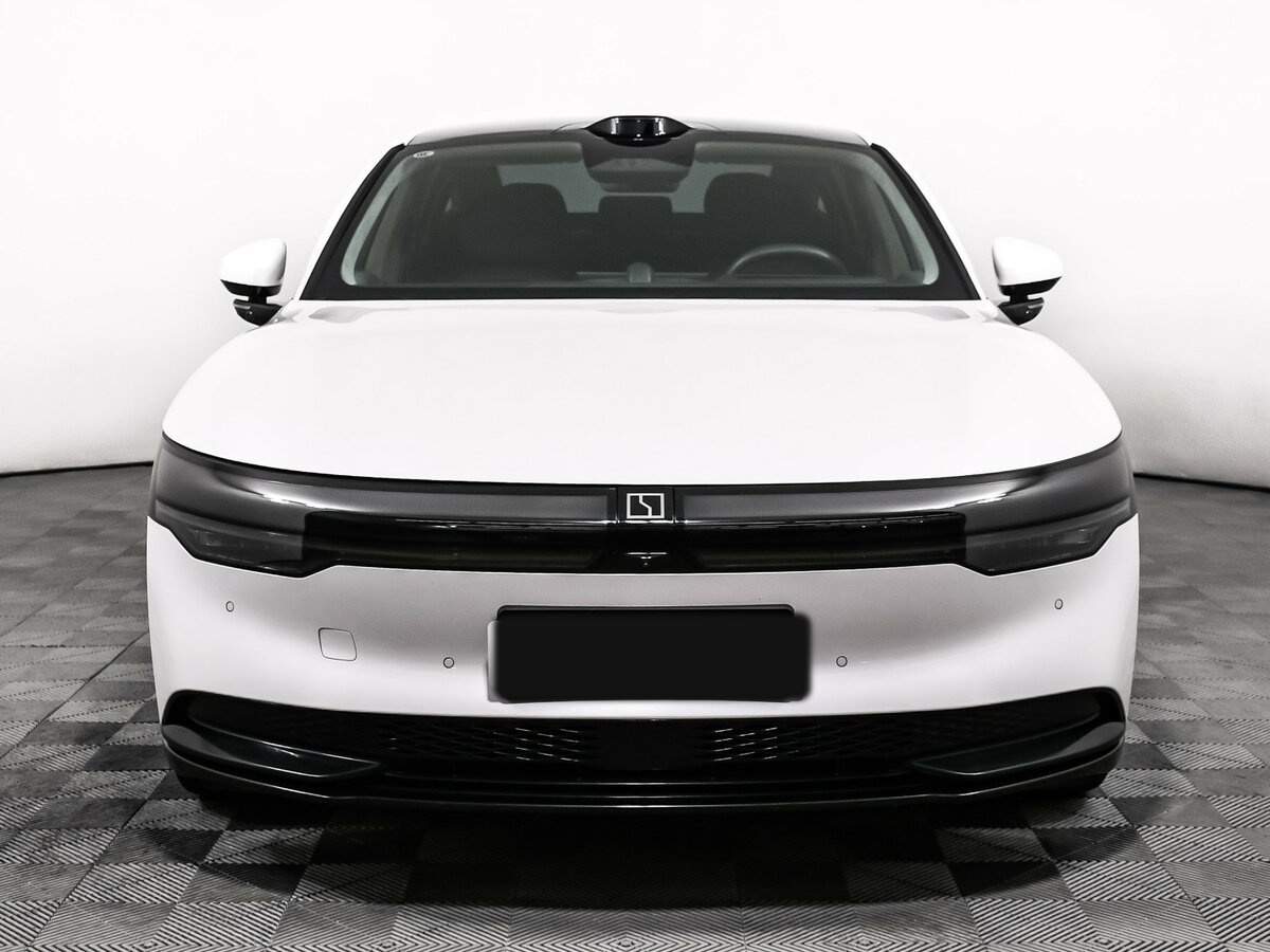 Zeekr 007 2024 года с пробегом. Фото: #1