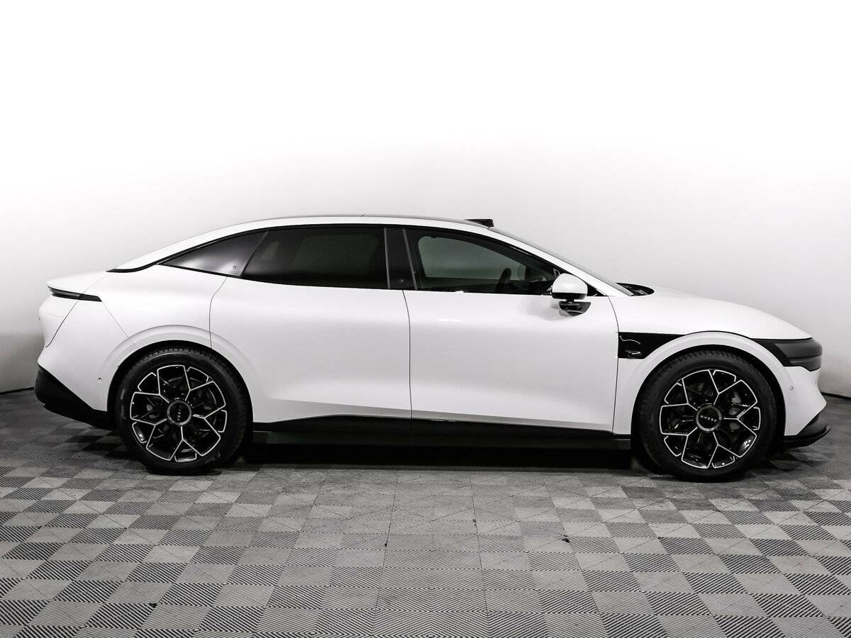 Zeekr 007 2024 года с пробегом. Фото: #3