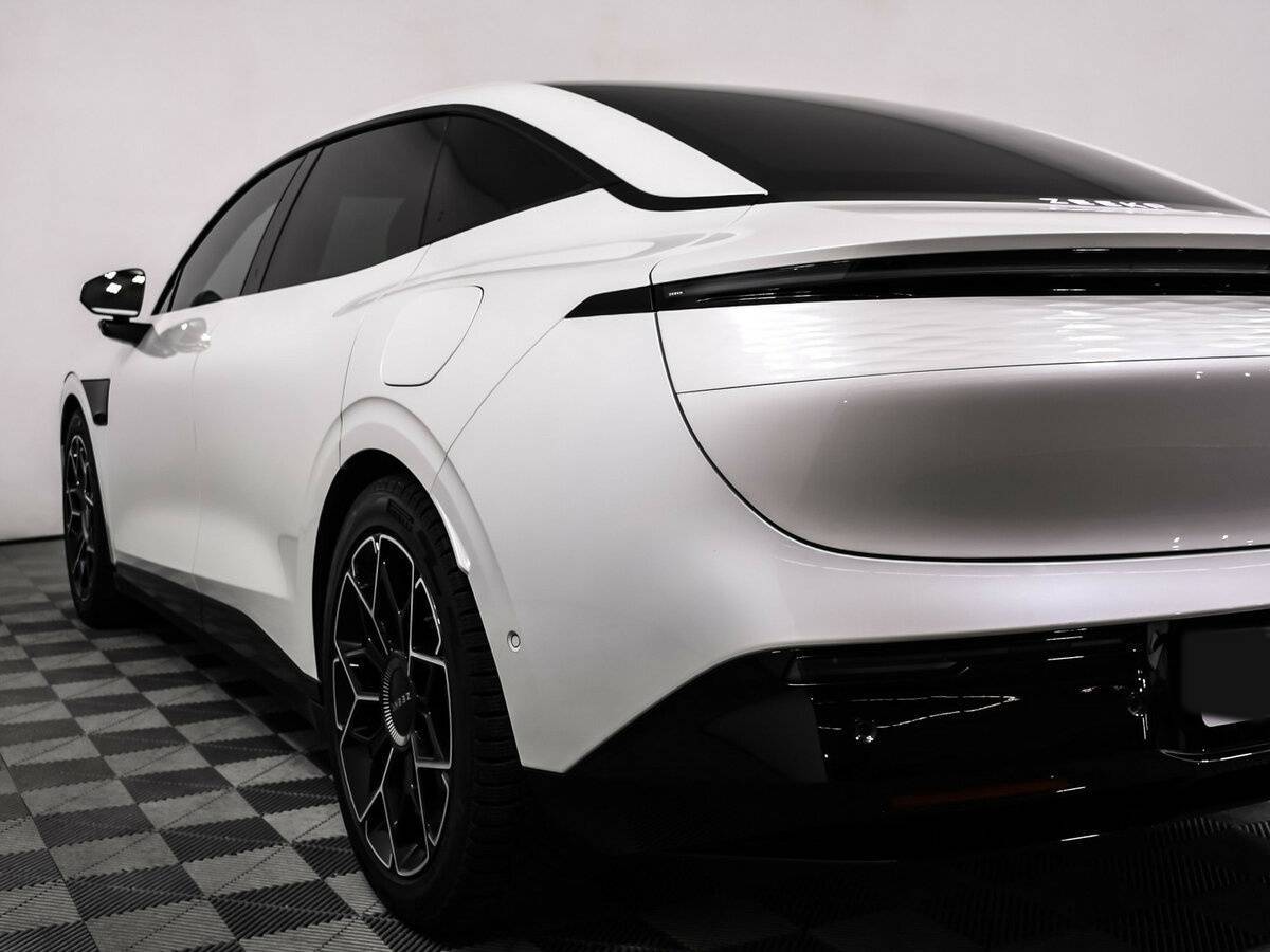 Zeekr 007 2024 года с пробегом. Фото: #15