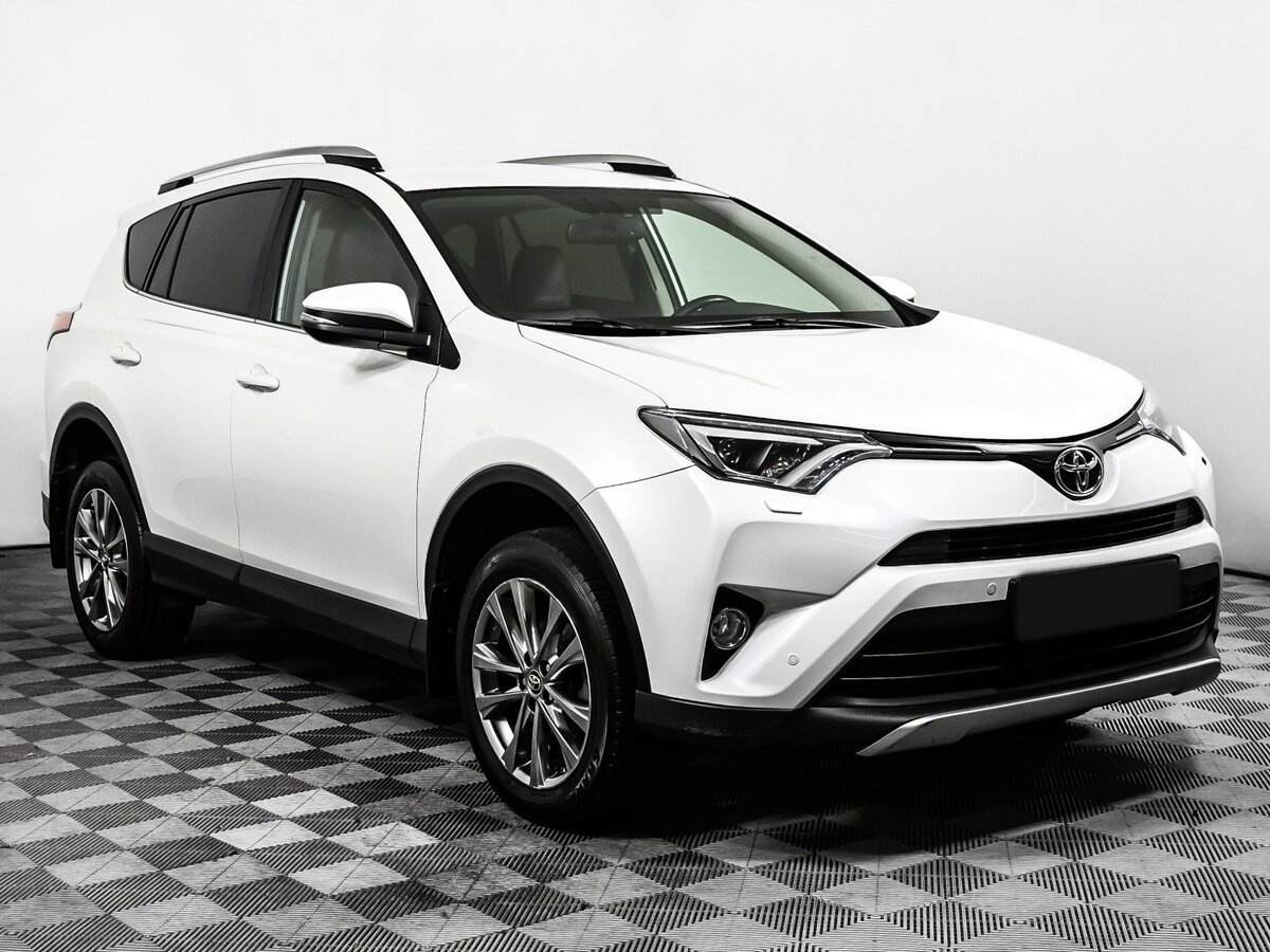 Toyota RAV4 2019 года с пробегом. Фото: #2