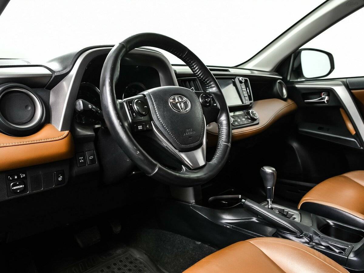 Toyota RAV4 2019 года с пробегом. Фото: #11