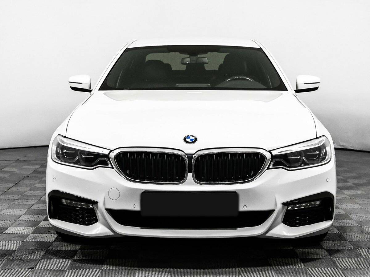 BMW 5 серии 2018 года с пробегом. Фото: #1