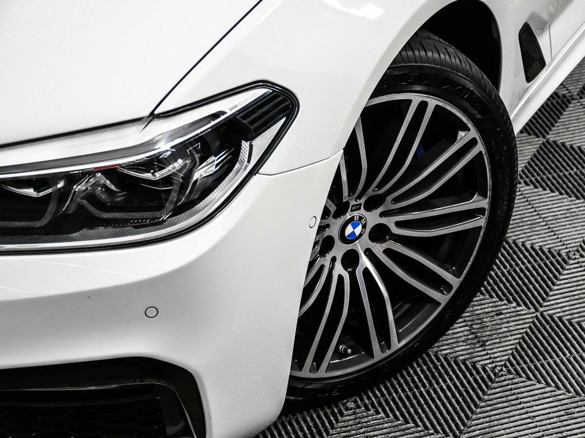 BMW 5 серии 2018 года с пробегом. Фото: #12