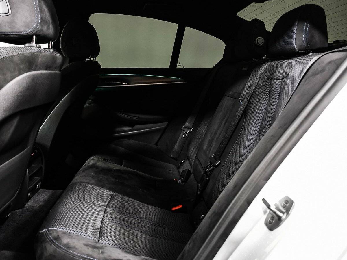 BMW 5 серии 2020 года с пробегом. Фото: #6