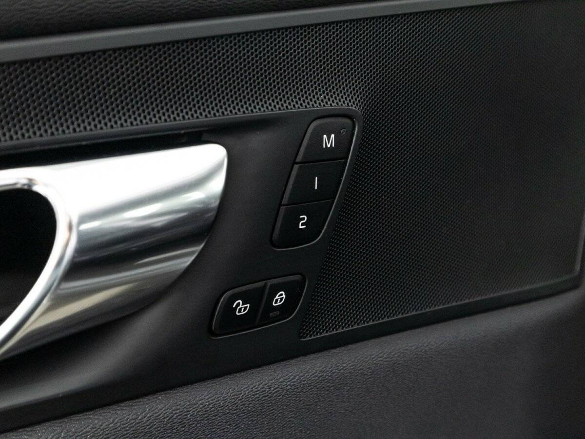 Volvo XC60 2020 года с пробегом. Фото: #17