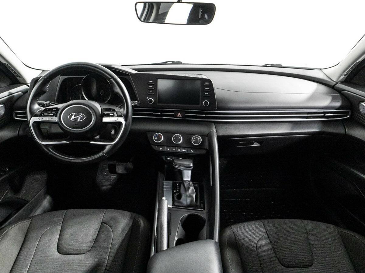 Hyundai Elantra 2021 года с пробегом. Фото: #12
