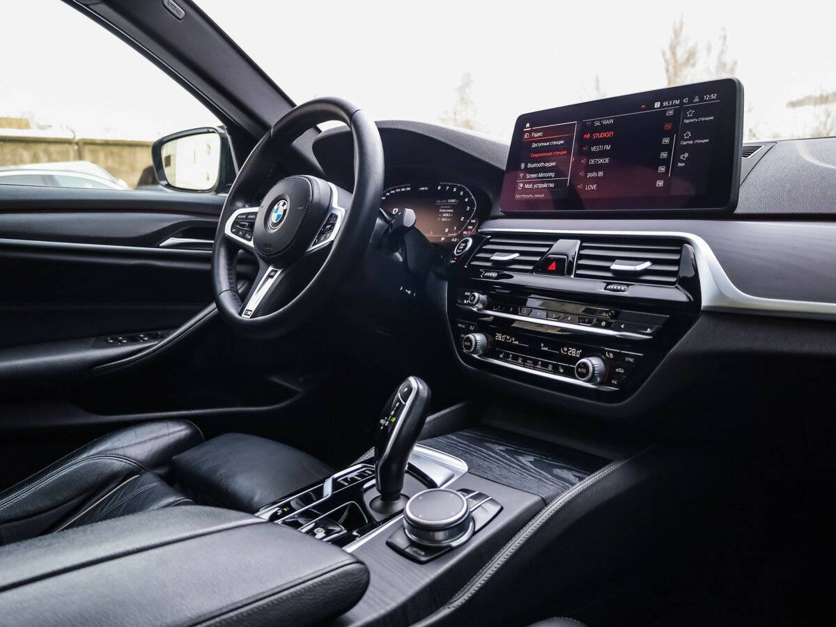 BMW 5 серии 2021 года с пробегом. Фото: #11