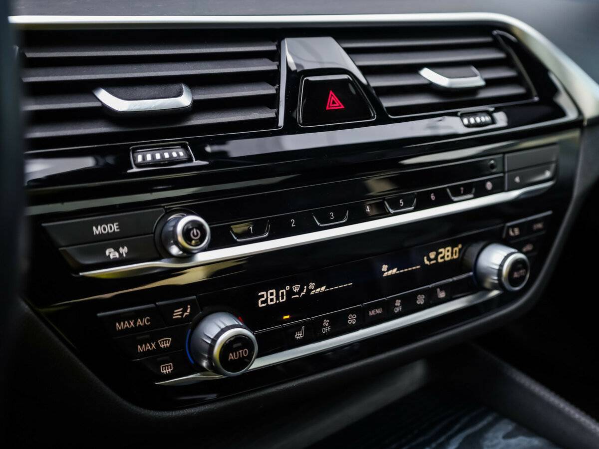 BMW 5 серии 2021 года с пробегом. Фото: #21