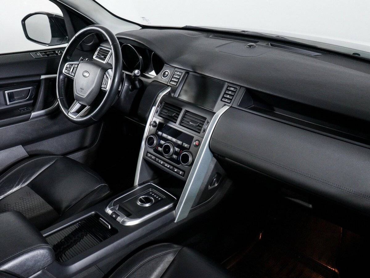 Land Rover Discovery Sport 2017 года с пробегом. Фото: #8