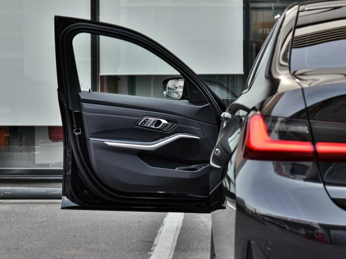 BMW 3 серии 2020 года с пробегом. Фото: #11