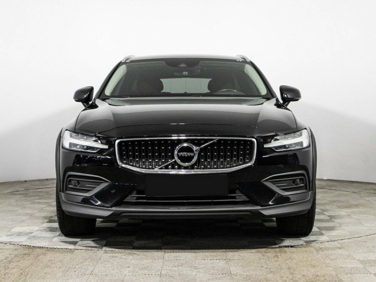 Volvo V60 Cross Country 2019 года с пробегом. Фото: #1