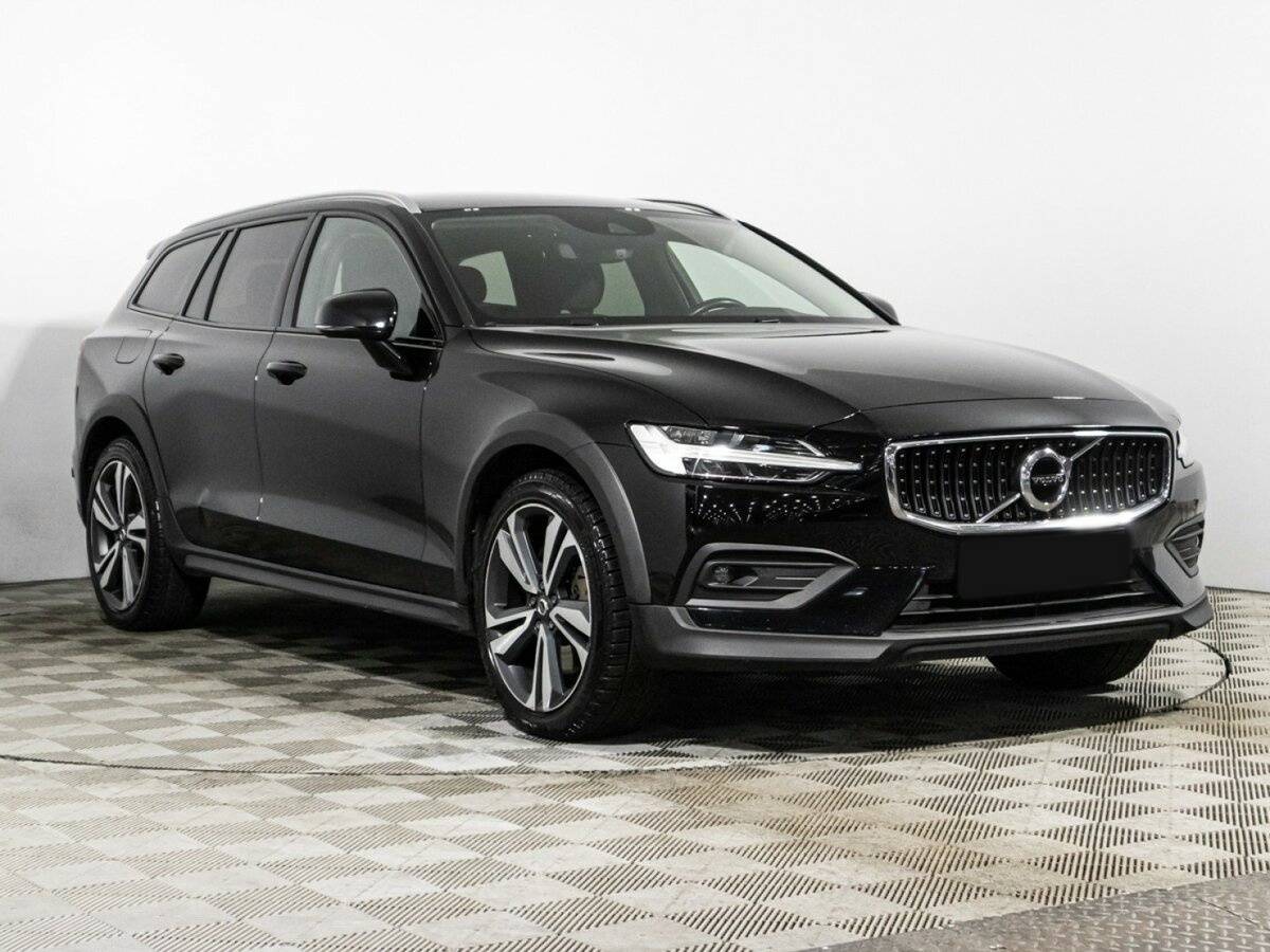 Volvo V60 Cross Country 2019 года с пробегом. Фото: #2