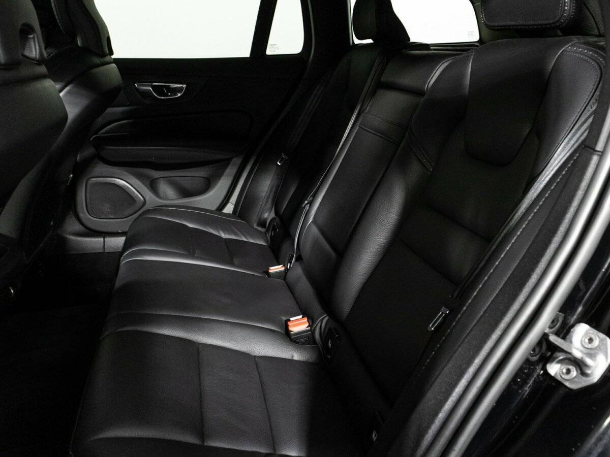 Volvo V60 Cross Country 2019 года с пробегом. Фото: #9