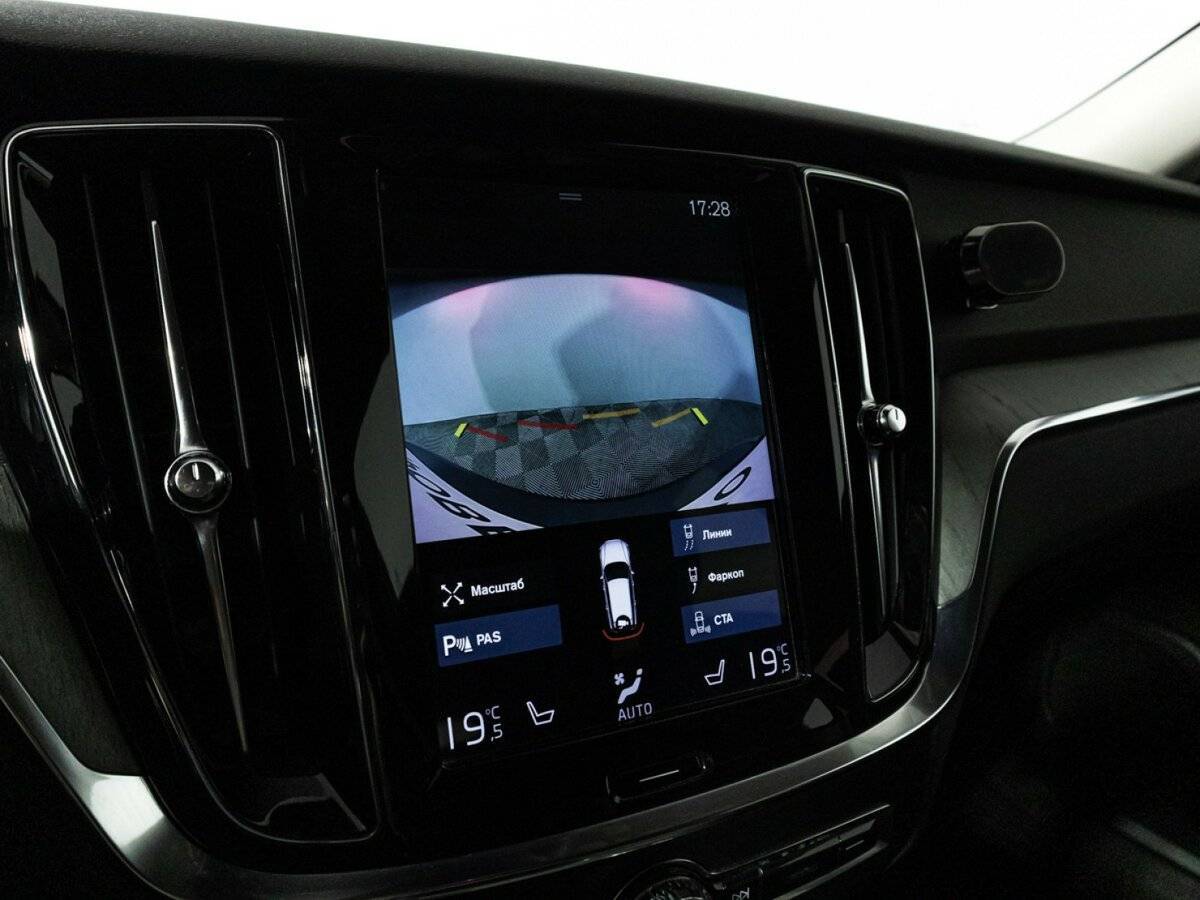 Volvo V60 Cross Country 2019 года с пробегом. Фото: #16