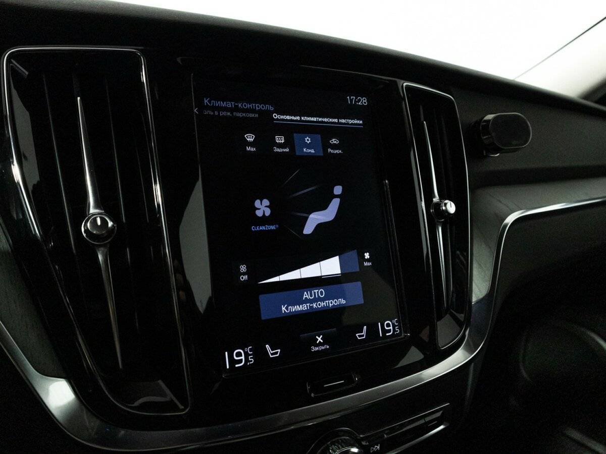 Volvo V60 Cross Country 2019 года с пробегом. Фото: #17