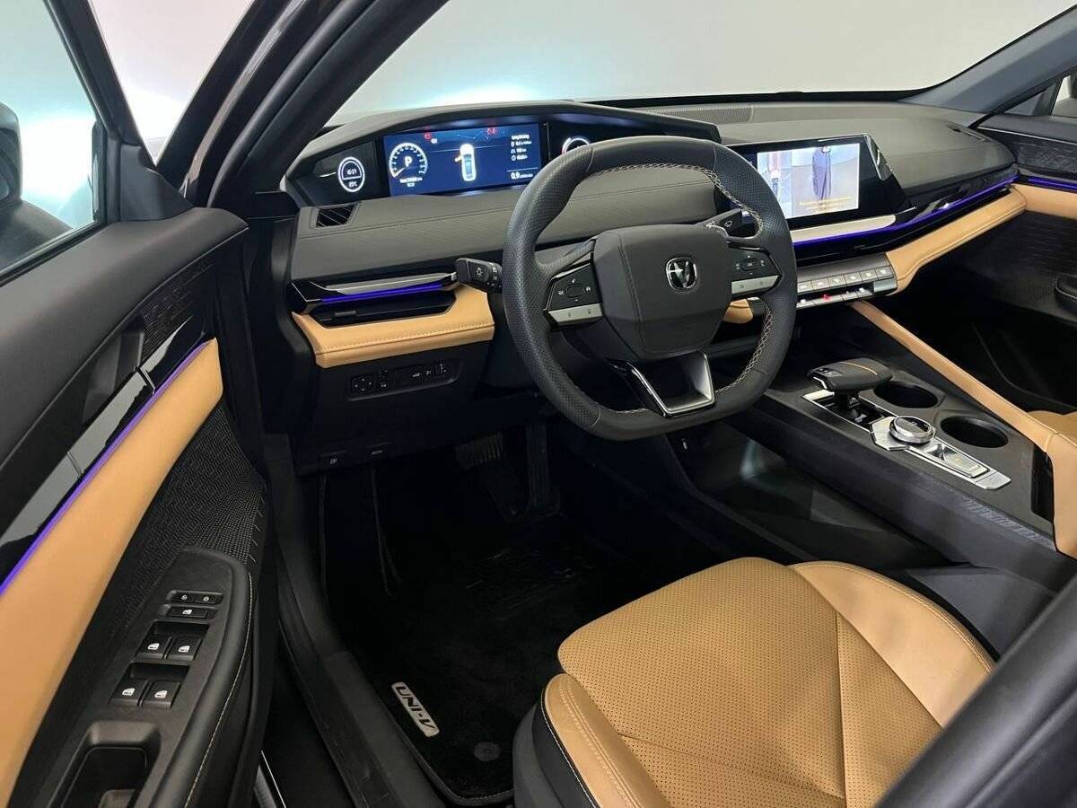 Changan UNI-V 2023 года с пробегом. Фото: #8