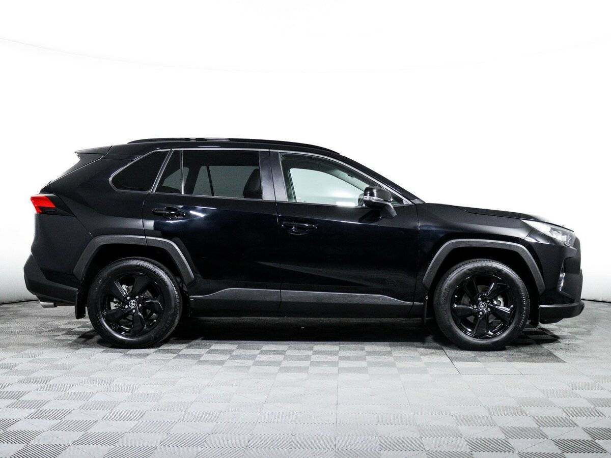 Toyota RAV4 2021 года с пробегом. Фото: #3