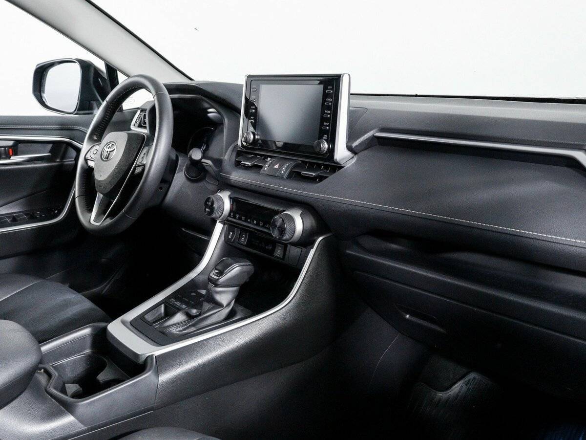 Toyota RAV4 2021 года с пробегом. Фото: #5