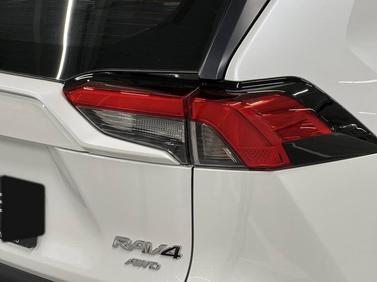 Toyota RAV4 2024 года с пробегом. Фото: #8
