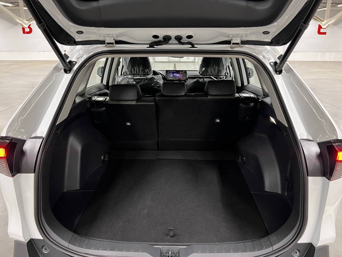 Toyota RAV4 2024 года с пробегом. Фото: #9