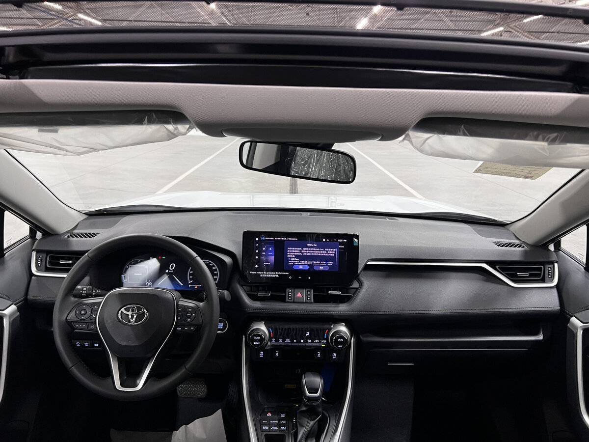 Toyota RAV4 2024 года с пробегом. Фото: #13