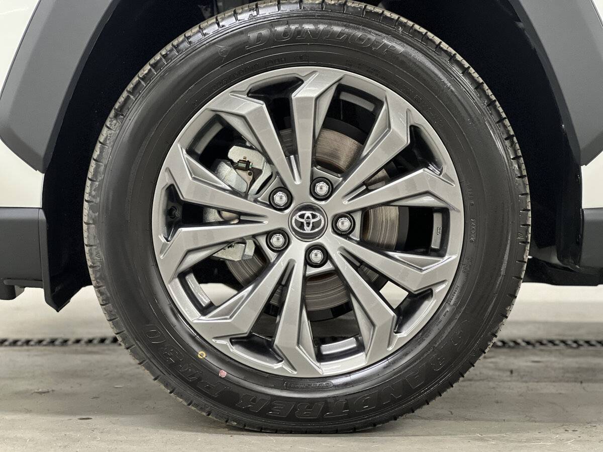 Toyota RAV4 2024 года с пробегом. Фото: #17