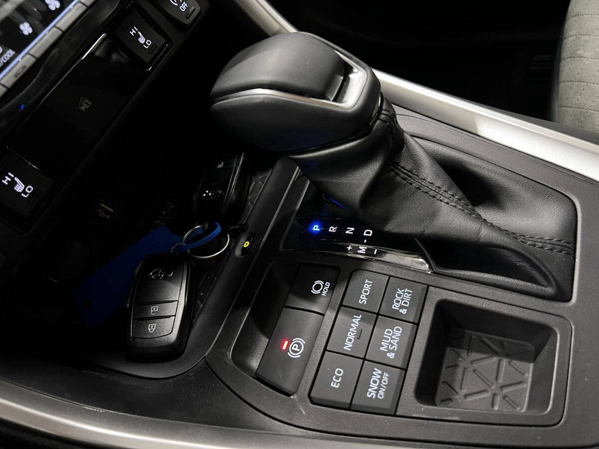 Toyota RAV4 2024 года с пробегом. Фото: #19