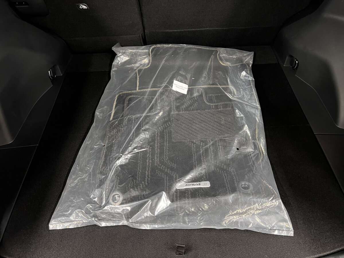 Toyota RAV4 2024 года с пробегом. Фото: #21