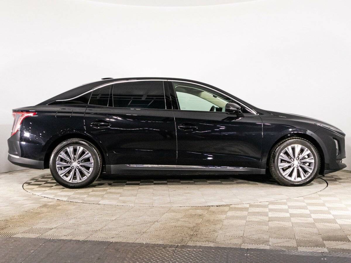 Hongqi E-QM5 2022 года с пробегом. Фото: #3