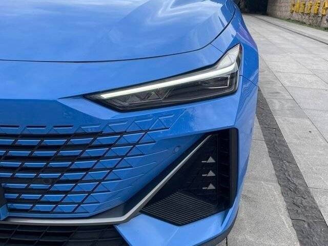 Changan UNI-V 2022 года с пробегом. Фото: #3