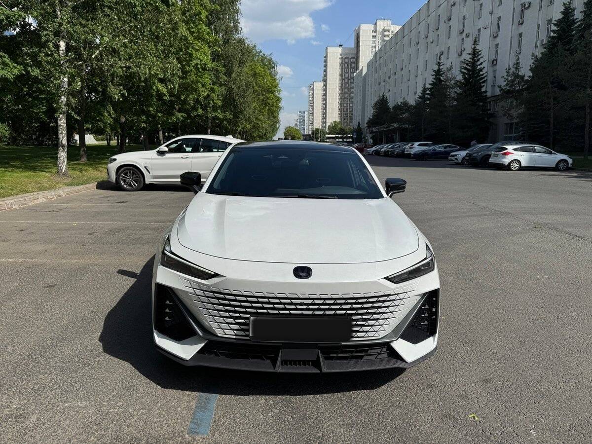 Changan UNI-V 2024 года с пробегом. Фото: #1