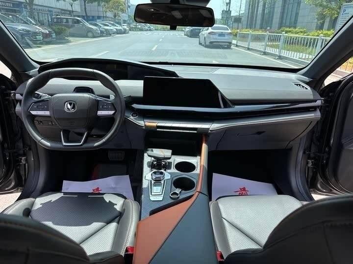 Changan UNI-V 2022 года с пробегом. Фото: #10