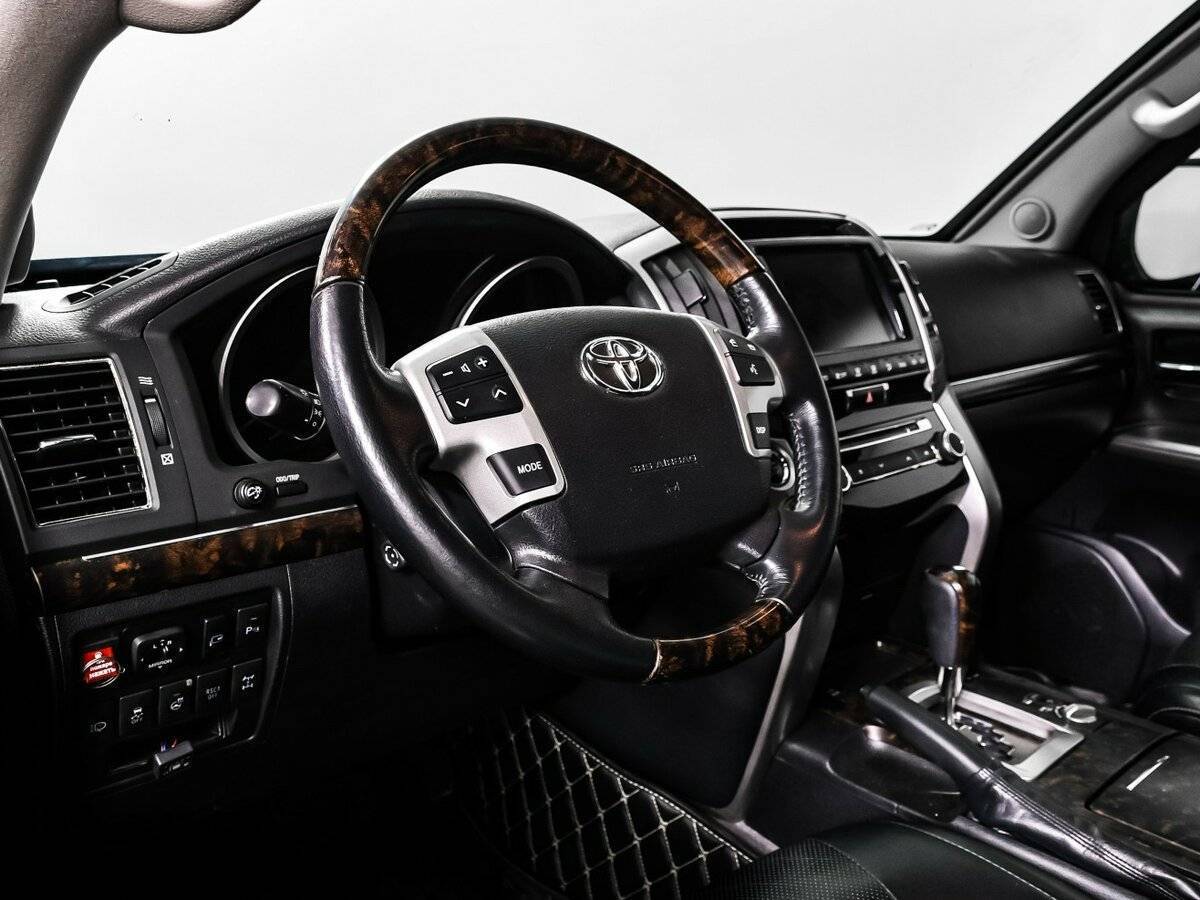 Toyota Land Cruiser 2013 года с пробегом. Фото: #11