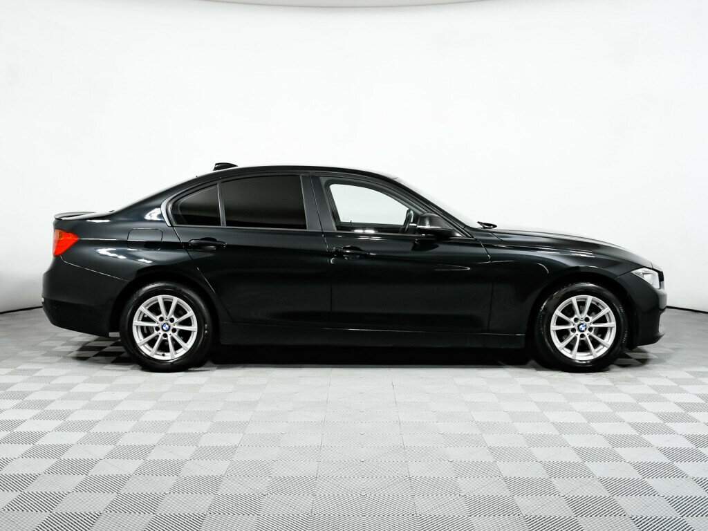 BMW 3 серии 2015 года с пробегом. Фото: #2