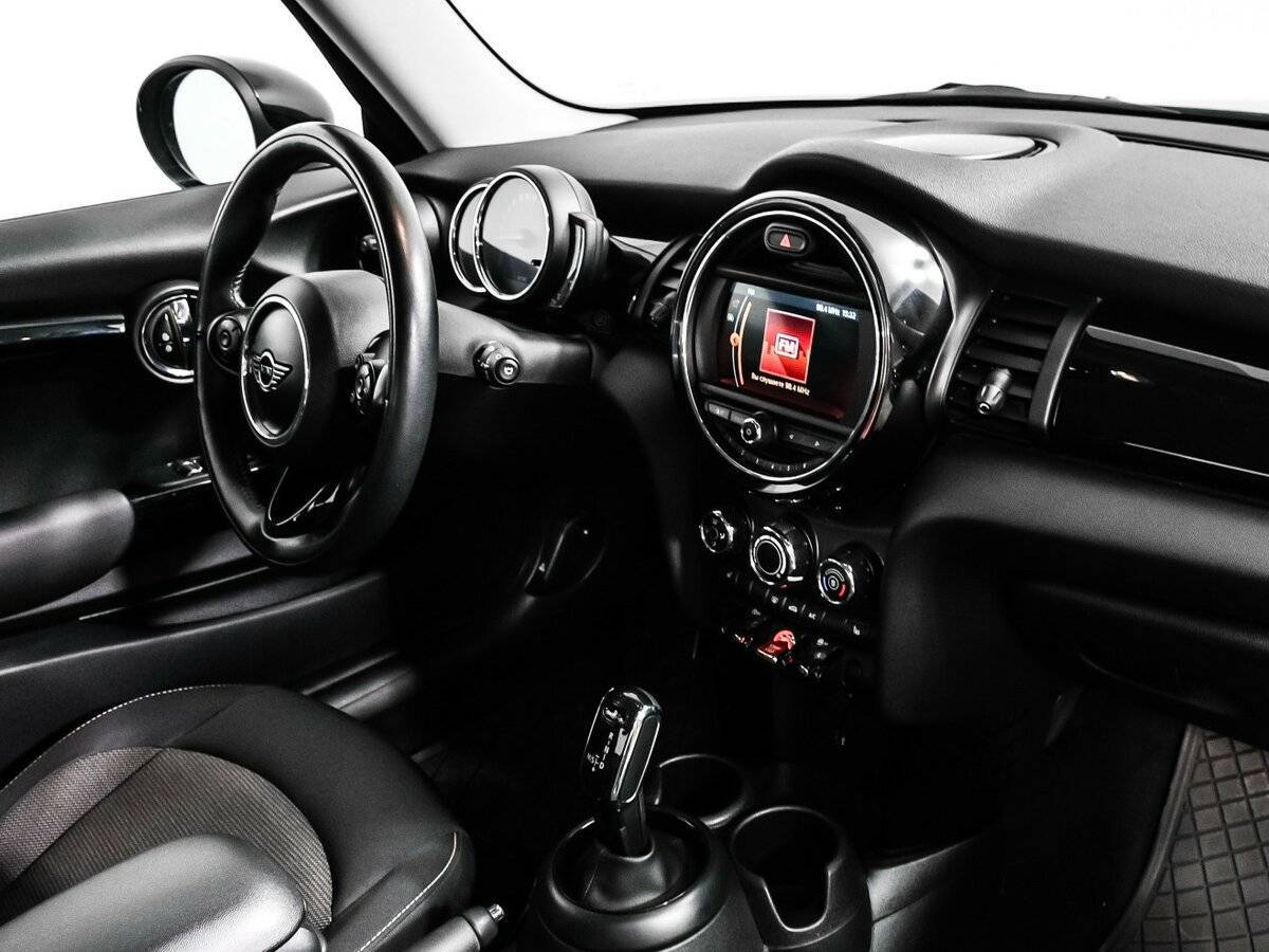 Mini Hatch 2018 года с пробегом. Фото: #8