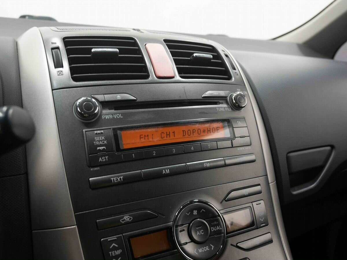Toyota Auris 2008 года с пробегом. Фото: #18