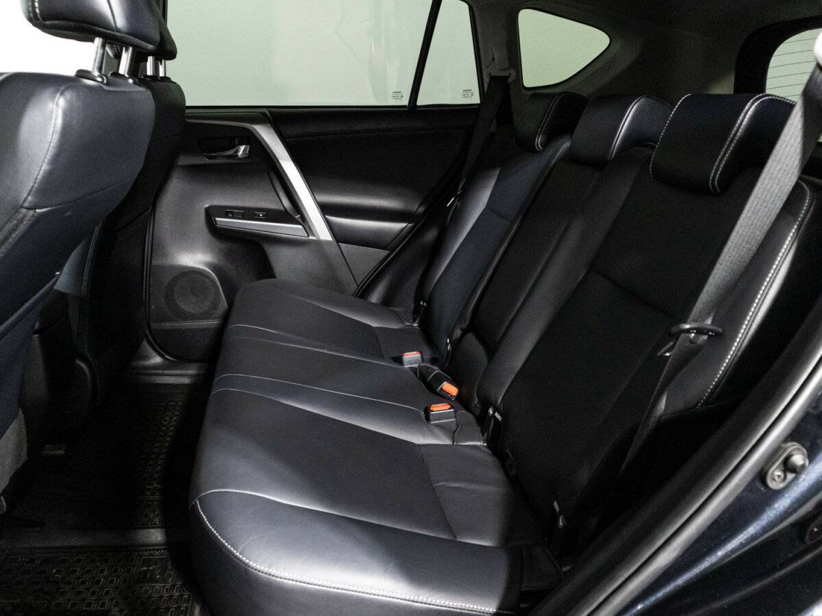 Toyota RAV4 2017 года с пробегом. Фото: #9