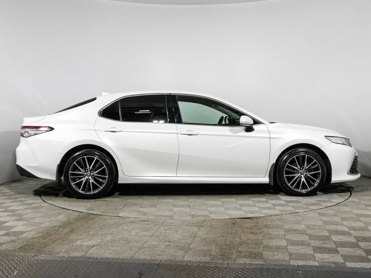 Toyota Camry 2022 года с пробегом. Фото: #3