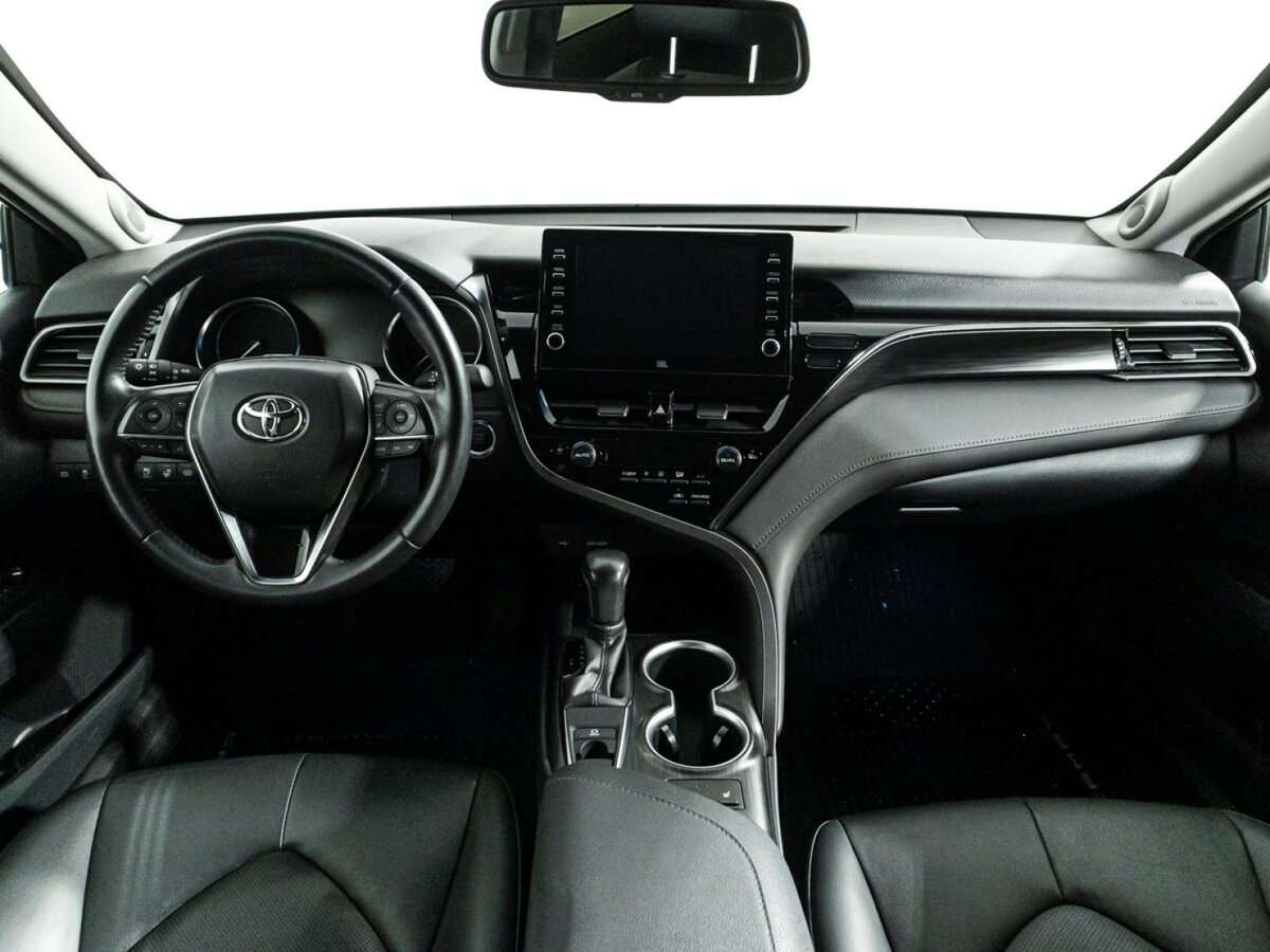 Toyota Camry 2022 года с пробегом. Фото: #12