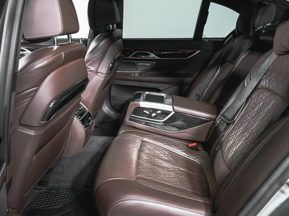 BMW 7 серии 2019 года с пробегом. Фото: #9