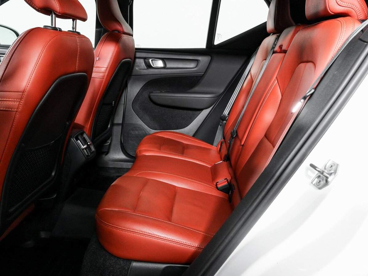 Volvo XC40 2020 года с пробегом. Фото: #9