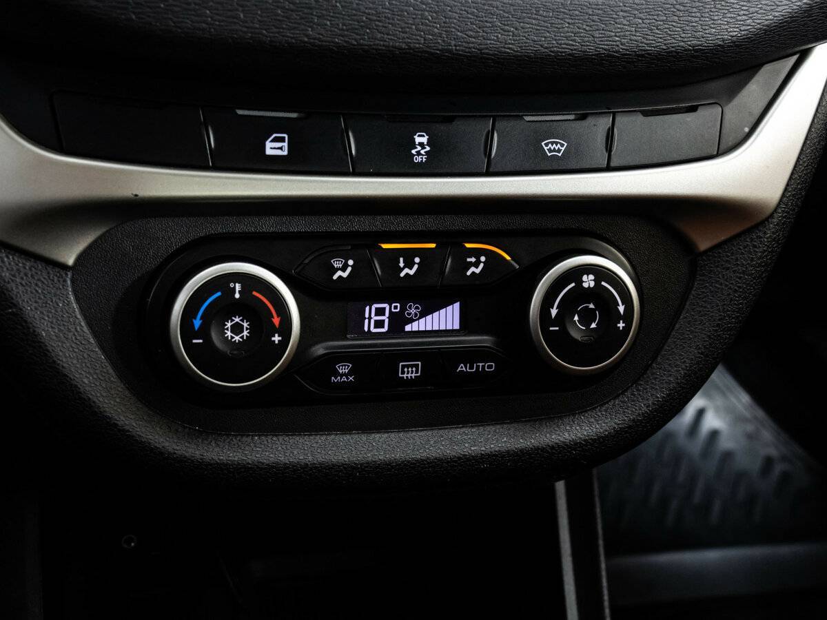 Б/У Лада (ВАЗ) Веста 2018 года. Фото: #13