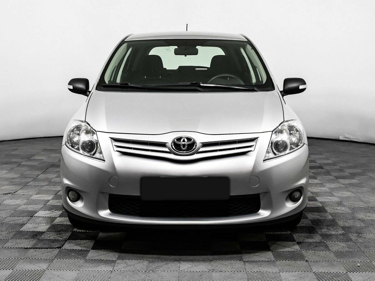 Toyota Auris 2011 года с пробегом. Фото: #1