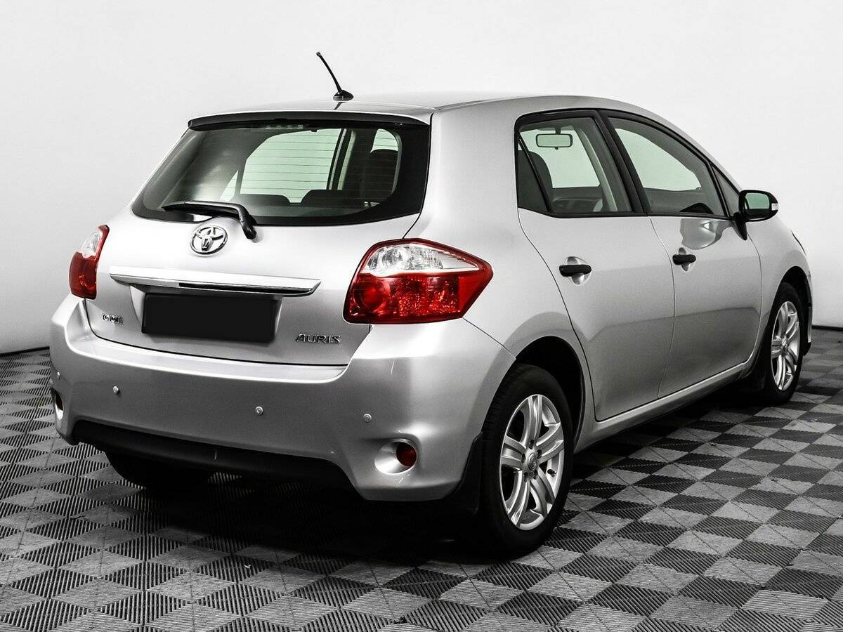 Toyota Auris 2011 года с пробегом. Фото: #4