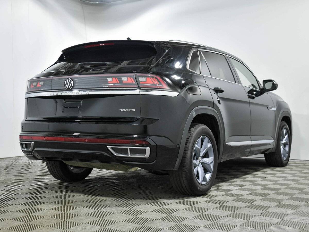 Volkswagen Teramont 2023 года с пробегом. Фото: #3