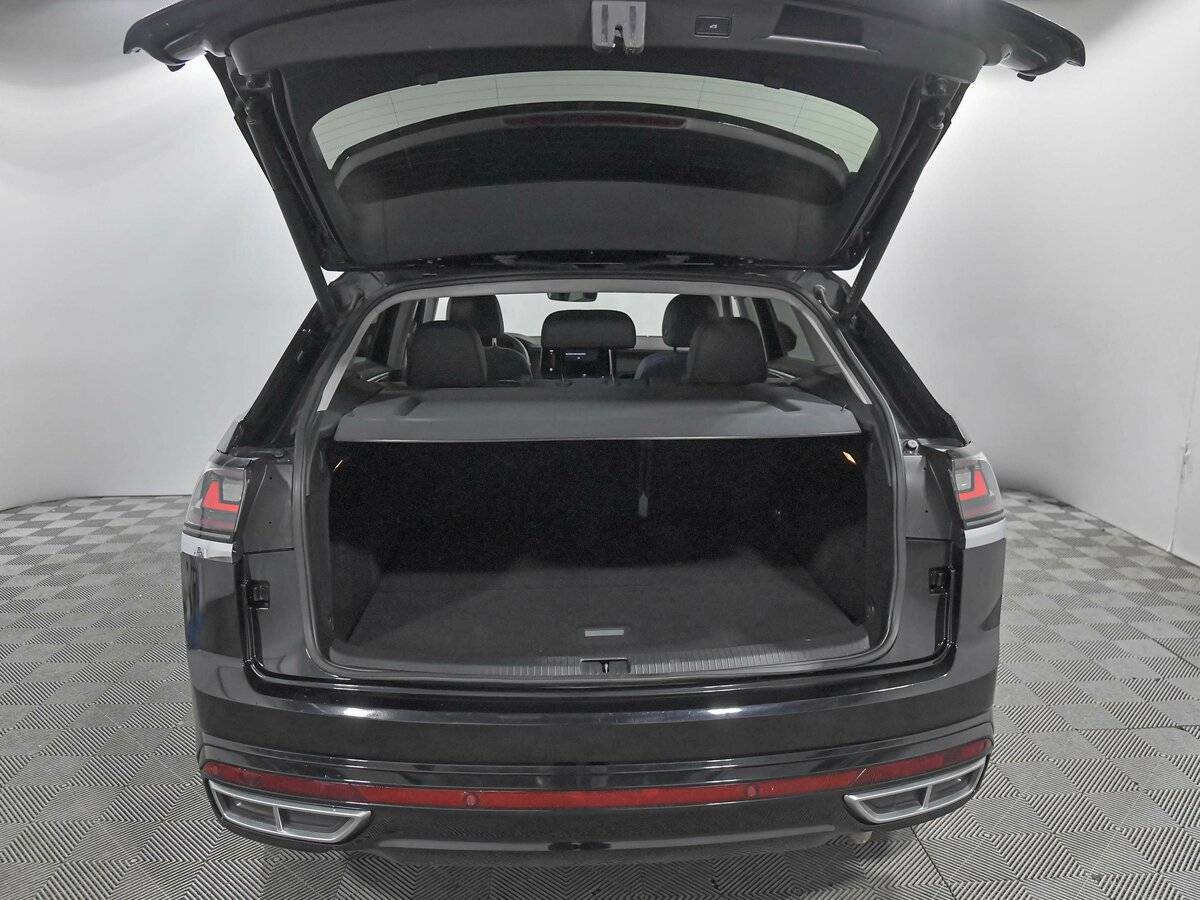 Volkswagen Teramont 2023 года с пробегом. Фото: #18