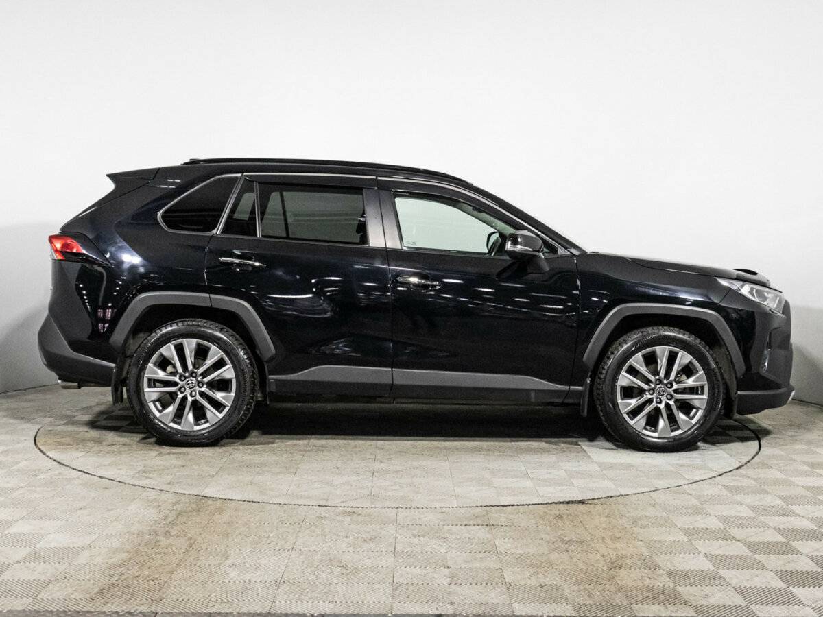 Toyota RAV4 2020 года с пробегом. Фото: #3